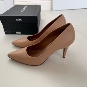 Women's Coach Leather Pumps in Nude - Size 10 - EUC!
